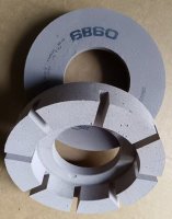 Slotted polishing wheel